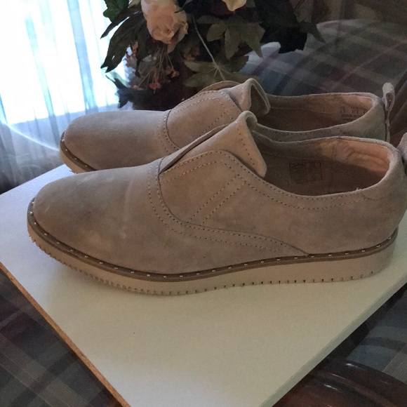 New Hush Puppies Suede Women’s Loafers - Picture 2 of 6